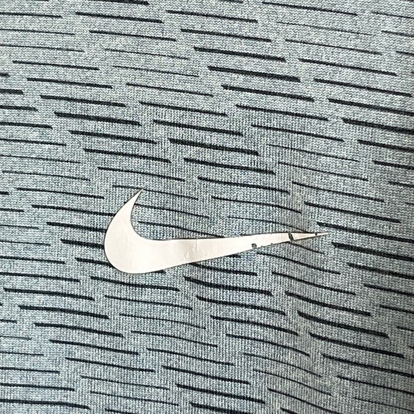 Nike Dri-Fit XL Short Sleeve Crewneck Athletic Shirt - Picture 4 of 11